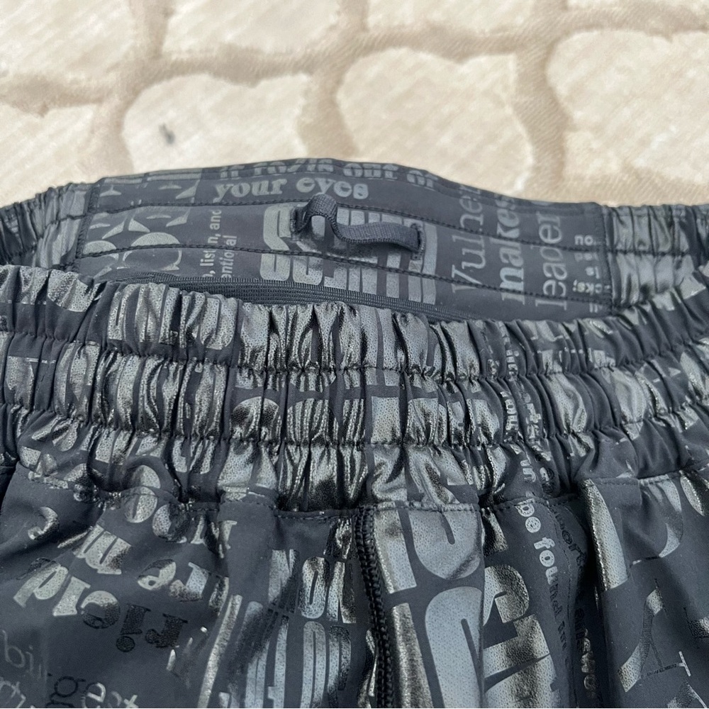 Lululemon Hotty Hot Low-Rise Lined Shorts 2.5” Black - Picture 7 of 8